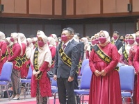 Parallel Program Nomor 8